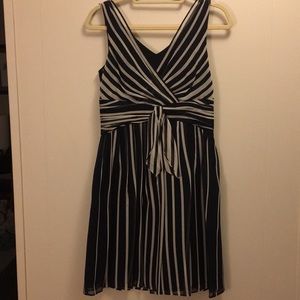 Anne Taylor flowy sleeveless dress